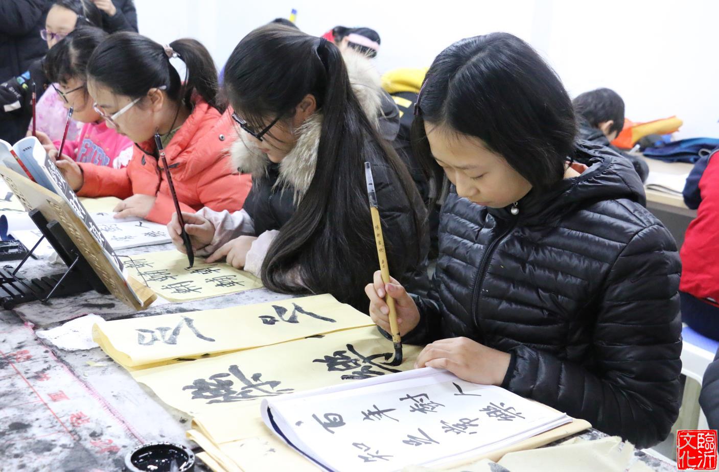 沂南縣圖書館舉辦“翰墨書香”書法培訓班 墨韻傳情，文化潤心